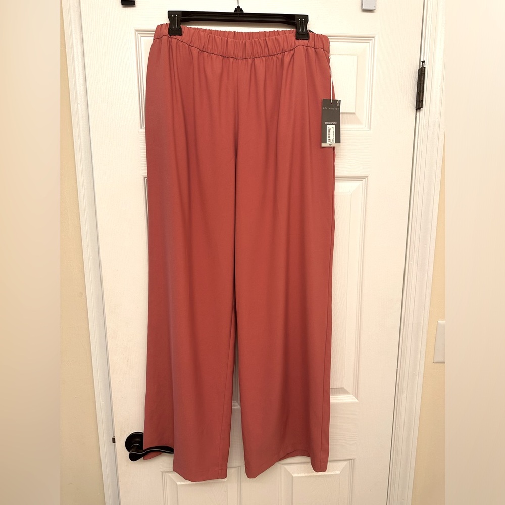 Women’s NWT Wide leg Pants.